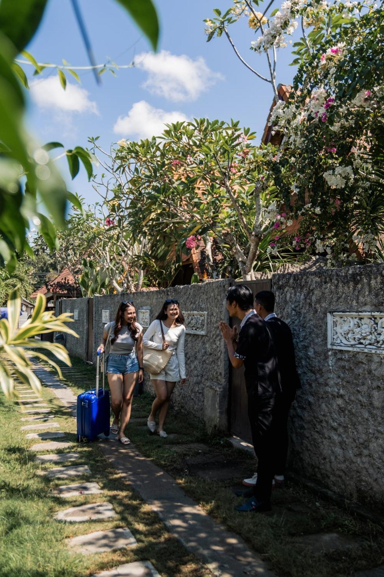 Yoki'S Bungalow Kuta  Luaran gambar